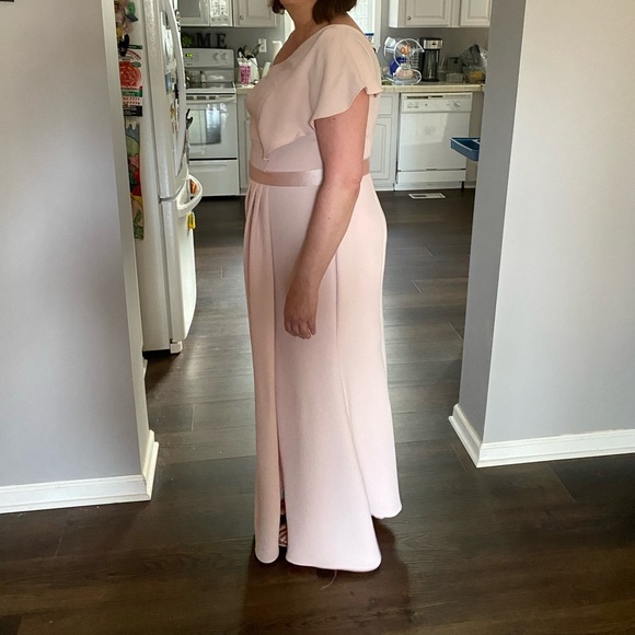 White By Vera Wang Ruffled Bridesmaid Dress Blush 16. New without tags. - Picture 3 of 7